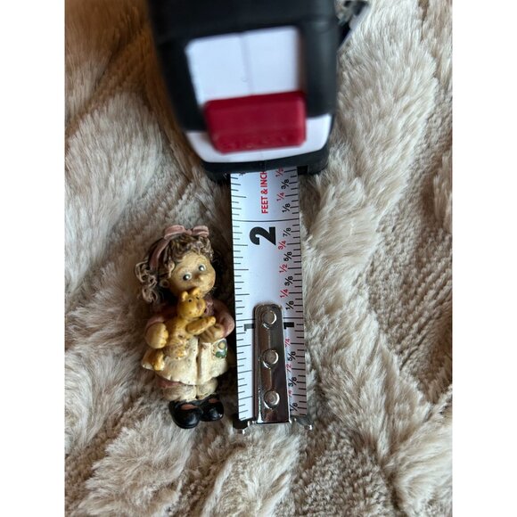 Little Girl Holding Kitty Cat Figurine Brooch Pin - Picture 5 of 5